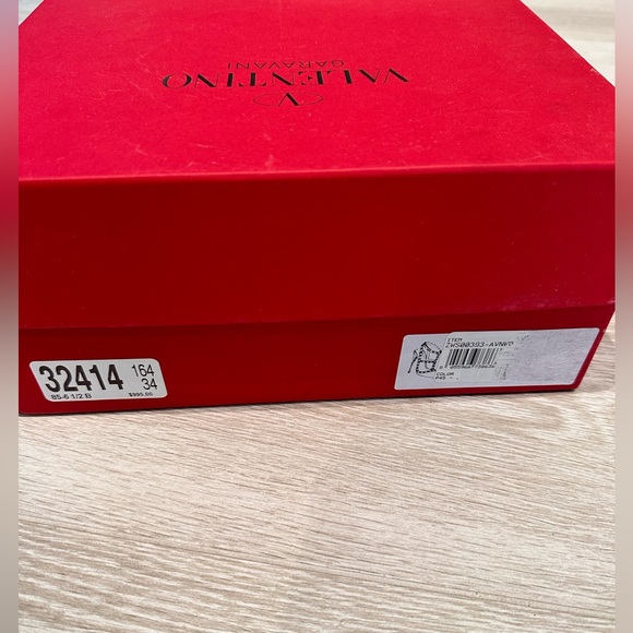 Valentino Garavani Nude Rockstud Leather Caged Pump Size 36.5 - Picture 3 of 9